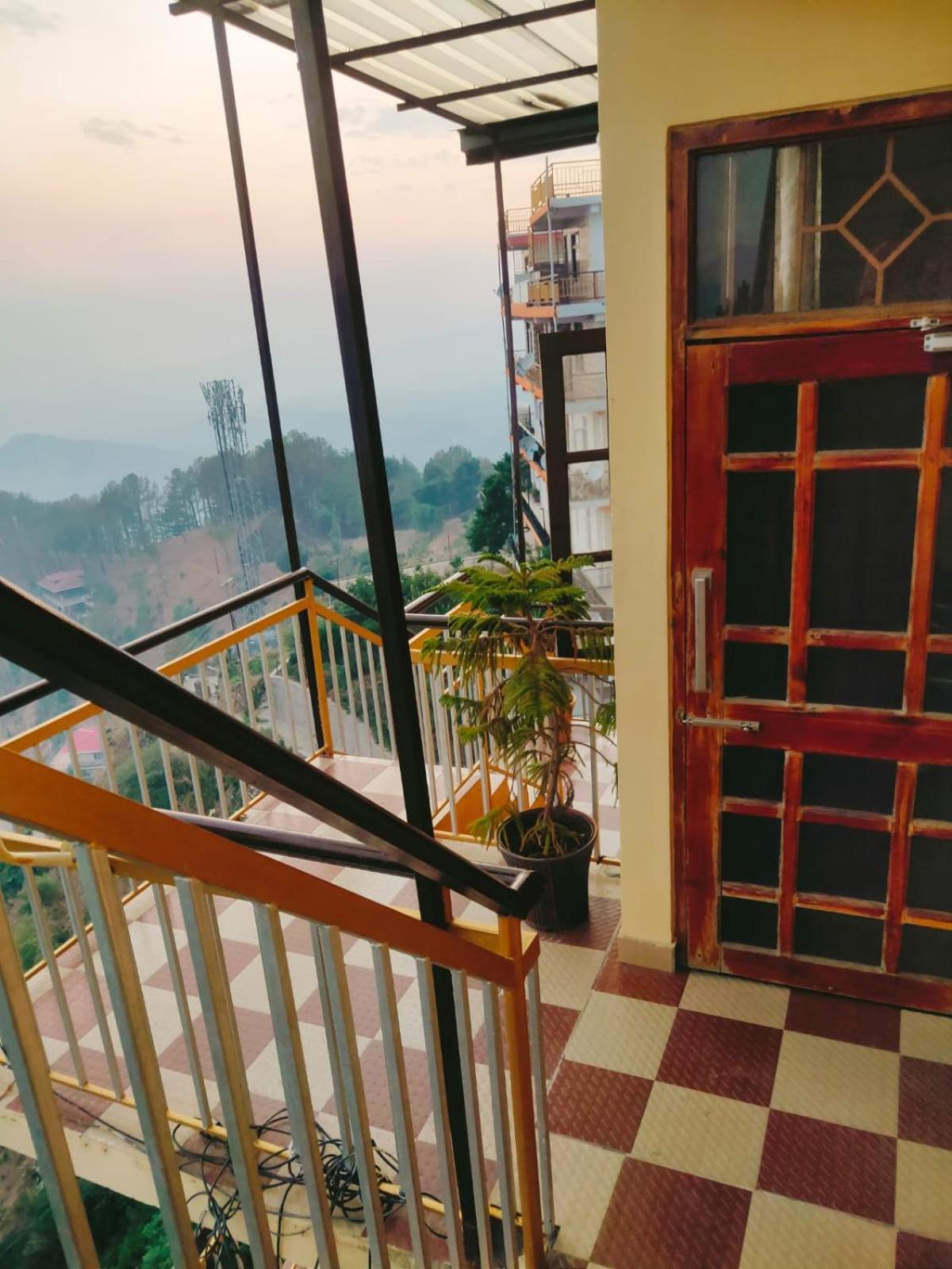 Thakur Apartment Σίμλα Εξωτερικό φωτογραφία